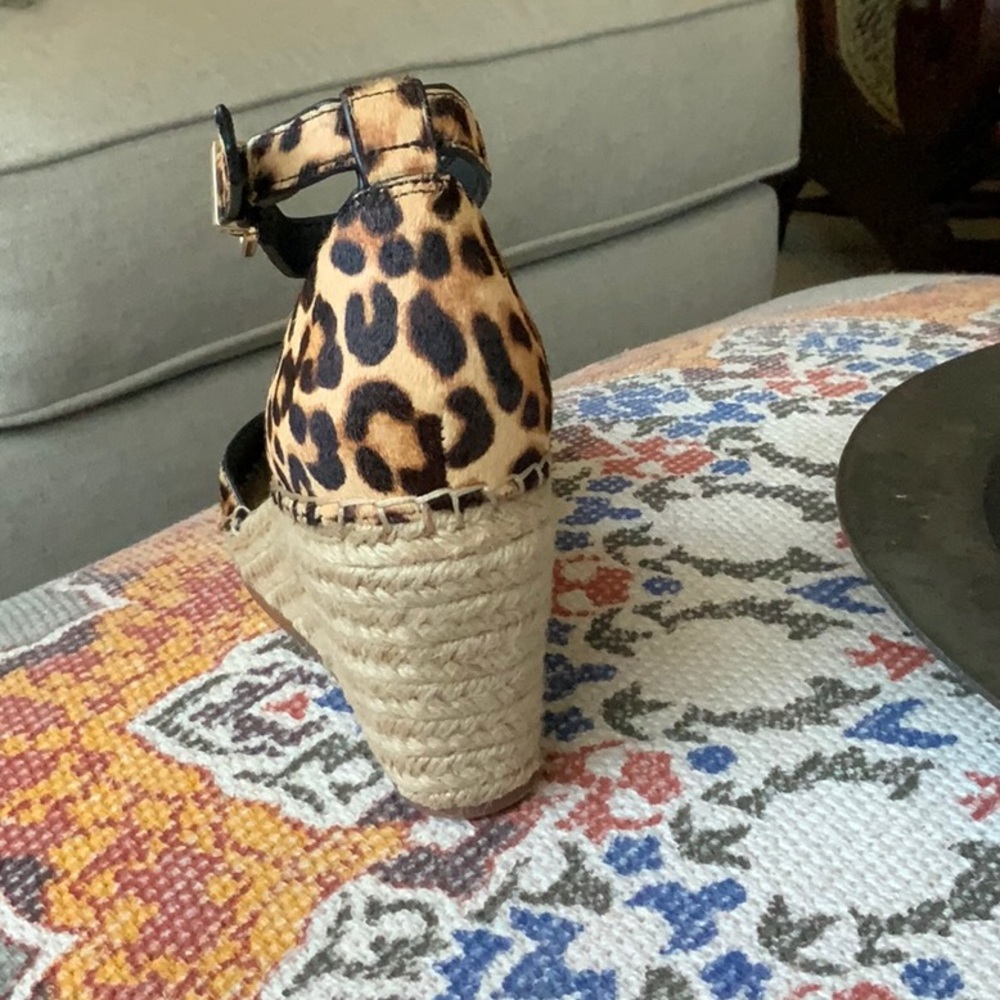 Kenneth Cole leopard espadrille wedge. “Olivia” - Picture 6 of 8